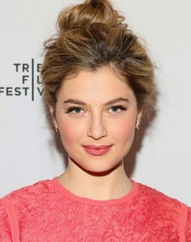 Zoe Levin