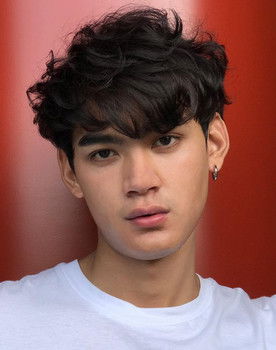 Gun Nakharin Phanwong